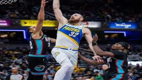 东契奇携手湖人狂得63分，加时赛险胜尼克斯